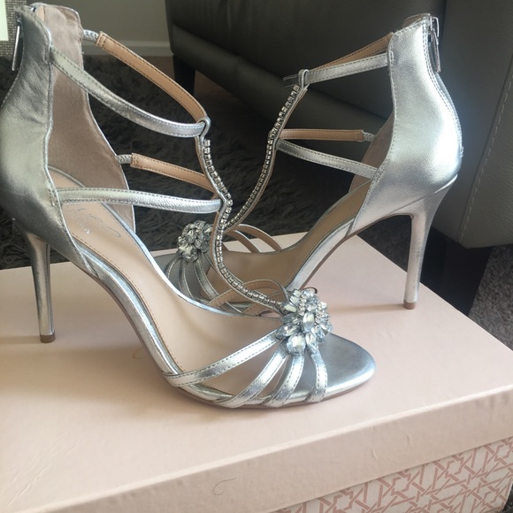 Shoes - Picture 5 of 9